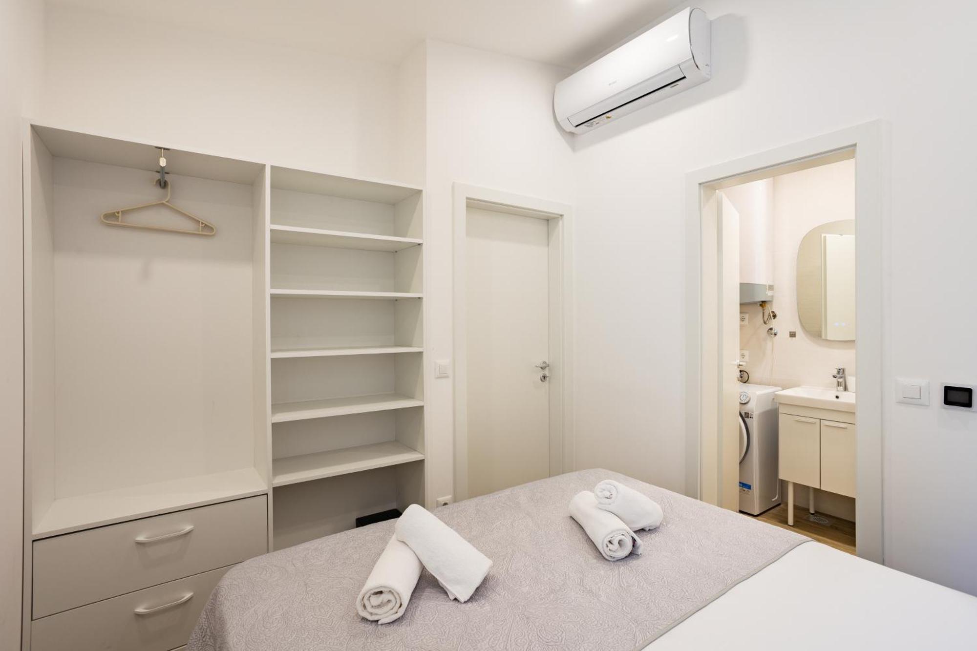 Luxury City Center House Split Exterior foto